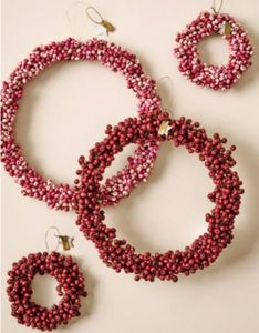 Hovedbilde Krans av r&oslash;d treperler &Oslash; 22cm                     ...