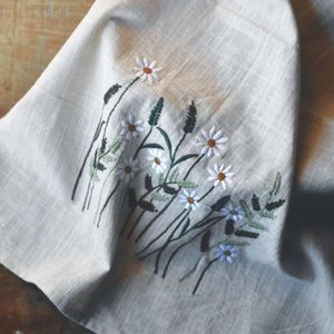 Hovedbilde Kj&oslash;kkenh&aring;ndkle Margeritter - 50*70cm