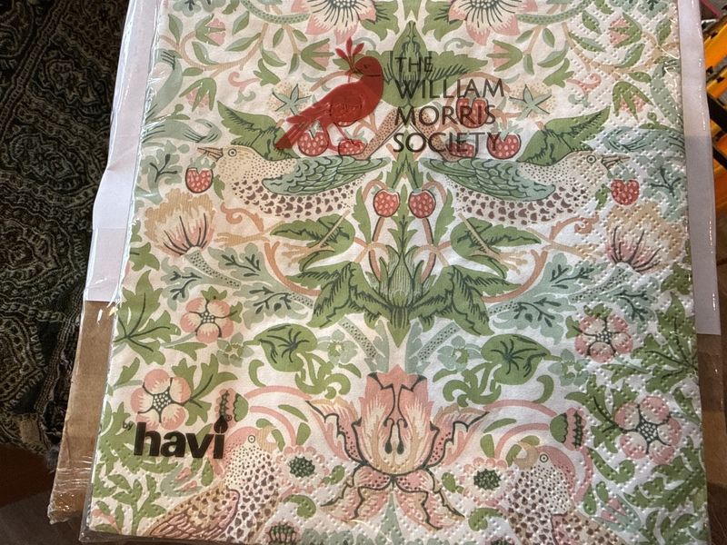 William Morris Strawberry Thief pastel - lunsj